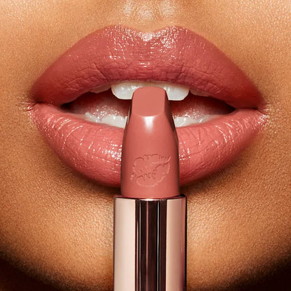 CHARLOTTE TILBURY Hot Lips In Love With Olivia